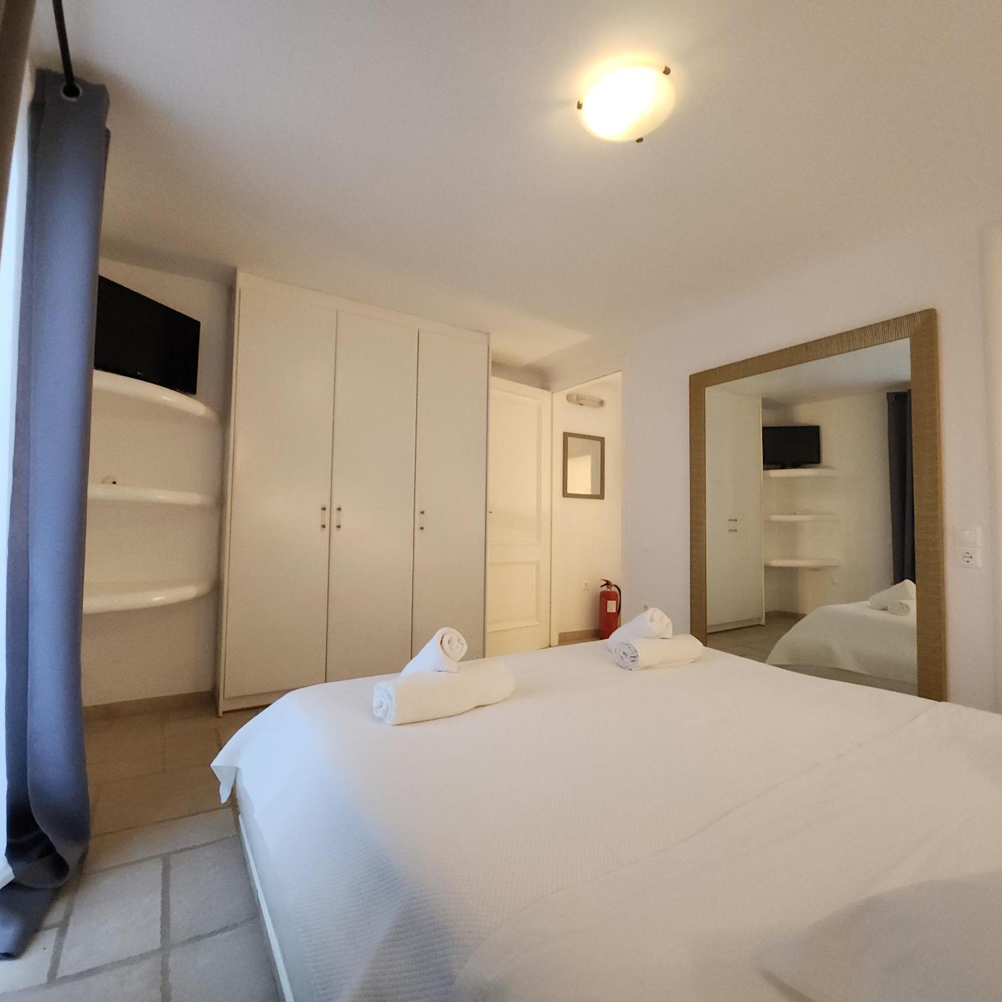 Mykonian Iros Suites & Villas Mykonos Town Dış mekan fotoğraf